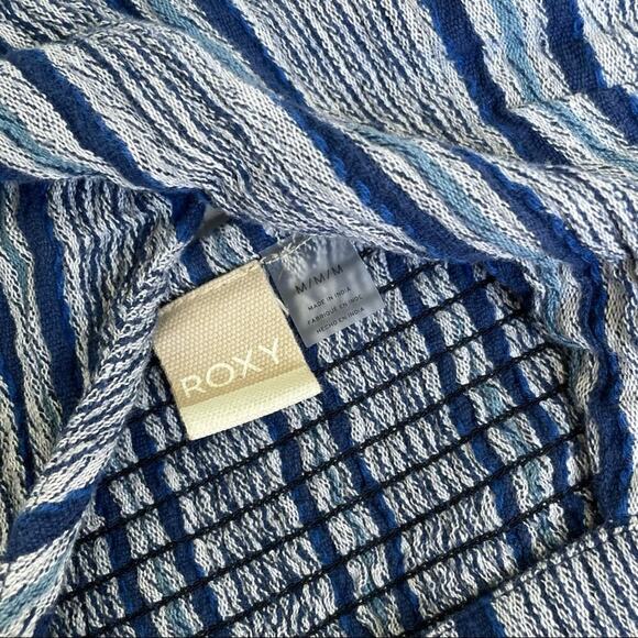 Roxy striped halter crop top with front cutout smocked back blue stripes sz Med - Picture 4 of 9